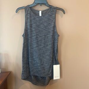 NWT- Lululemon Low Key-Silver-Size 6